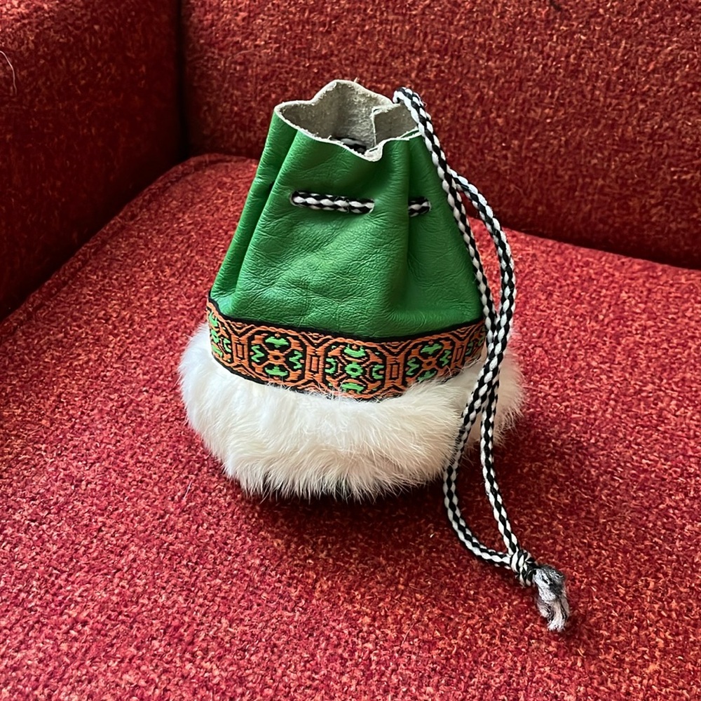 Vintage leather & fur pouch - paperbag closure & indiginous design elements